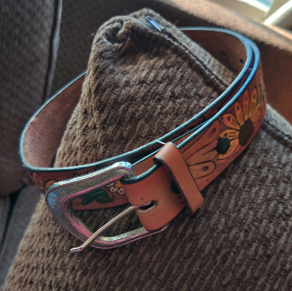 Girls sunflower tooled belt 100% Mexican leather